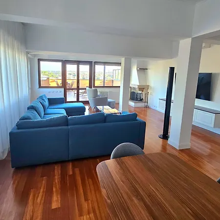 Appartement Cardinal Mistrangelo - Next To The Metro Station, Large And Comfortable Penthouse With Terrace