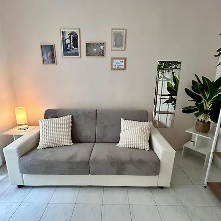 4 Stops To Colosseo - San Paolo House Rome