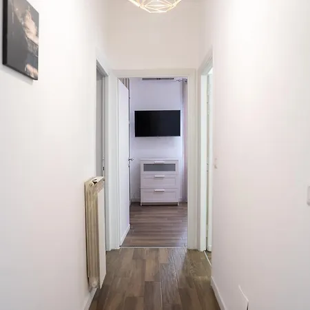 Apartament Maison Battistini - A Few Stops From The Centre