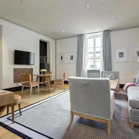 Aparthotel Portrait Roma - Lungarno Collection 5*