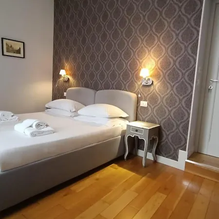 The Club Navona Πανσιόν