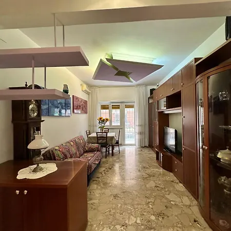 Casa Gaja, La Casa Vicino Pamphili * Rome