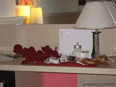 Hold - Luxury Bed & Breakfast Roma