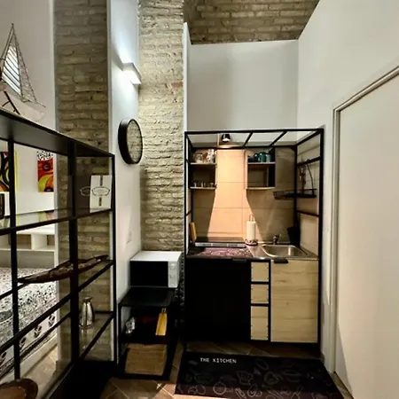 Casa Valenziani Рим