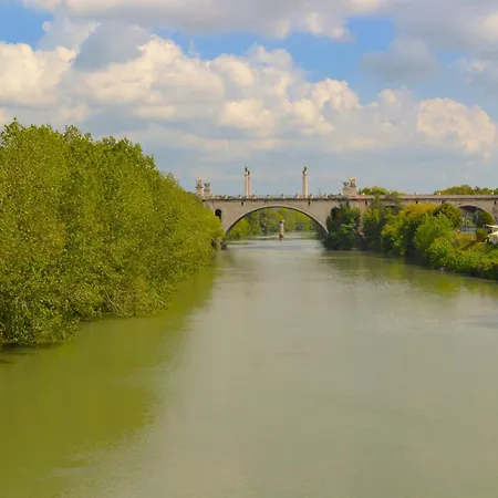 Ponte Milvio Art Holiday home *