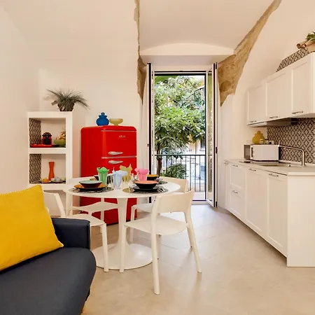 Live - Chez Le Roi Luxury Apartament *