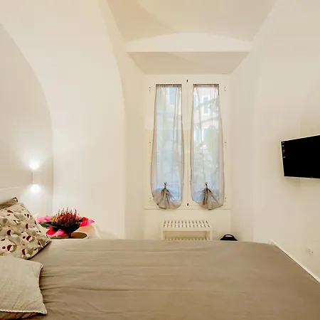 Live - Chez Le Roi Luxury