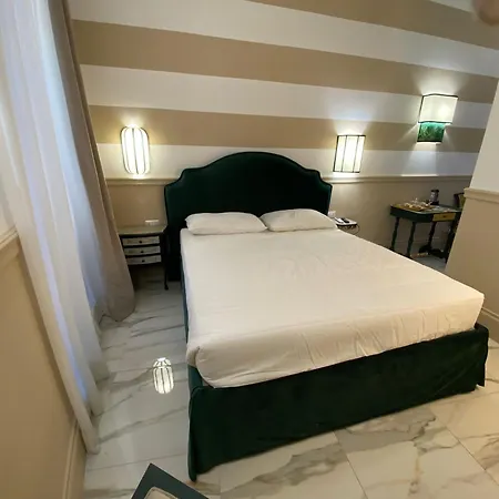 Cozy Luxury Pantheon Rome