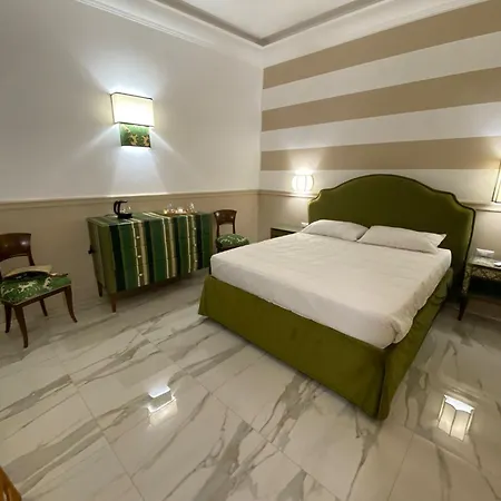 Cozy Luxury Pantheon *