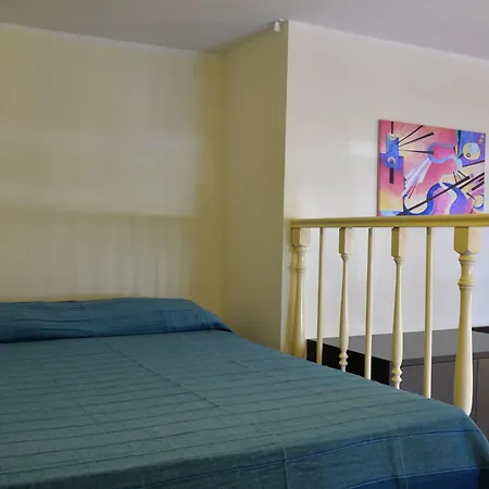 Gemelli Holidays 2: Dual Loft With Private Courtyard * Rome