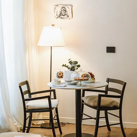 Parisii Bocca Di Leone 88 Bed & Breakfast Roma
