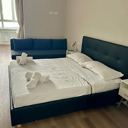 Guest house Principal *