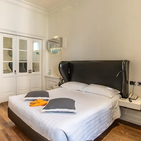 Isa Hotel