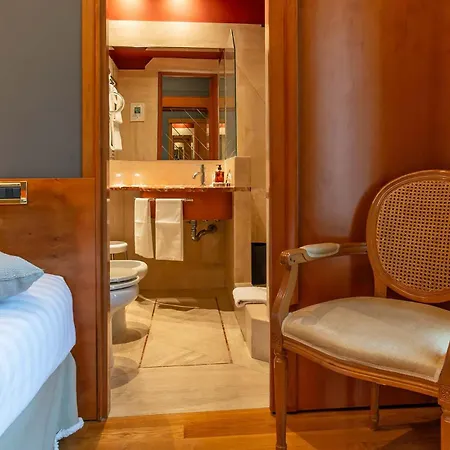 Isa Hotel 4*