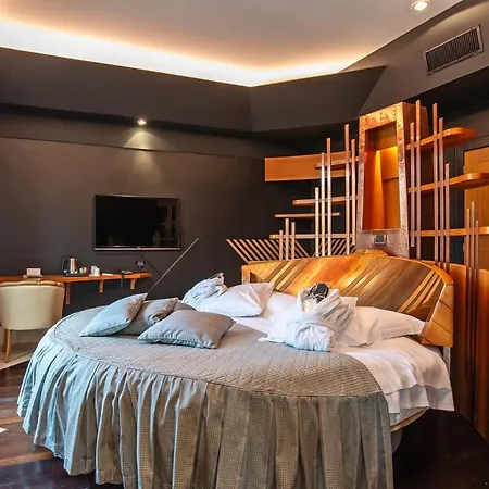 Isa Hotel 4*