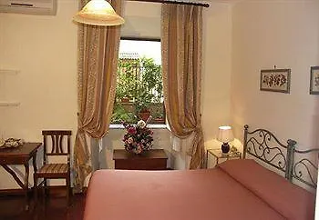 圣米歇尔庇亚城门住宿加早餐旅馆 住宿加早餐酒店 3*