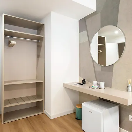 Venus Allbnb Guest house *