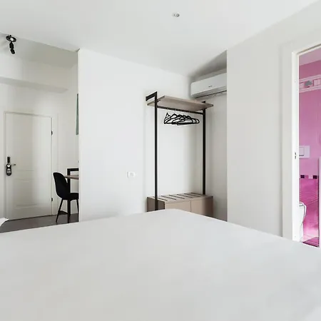 Guest house Adelante San Giovanni Rome