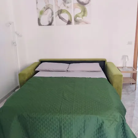 Fermi 80 Apartment