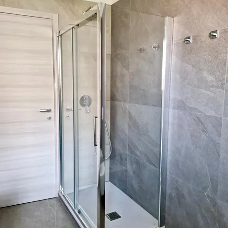 Domus Alessio Apartment
