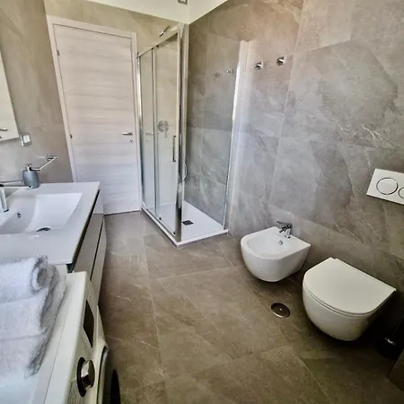 Domus Alessio Apartment *