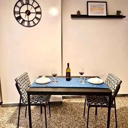 Domus Alessio Apartment *