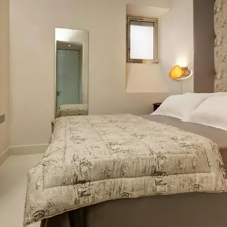 Domus Domitia Luxury Living Apartment *