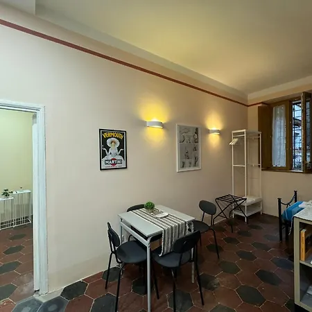 Le Due Torri In Rione Monti *