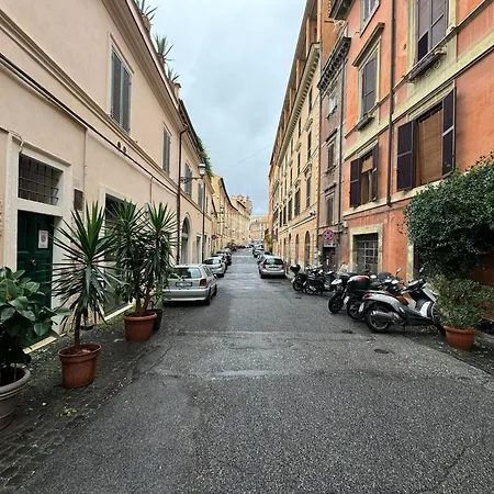 Le Due Torri In Rione Monti Apartment
