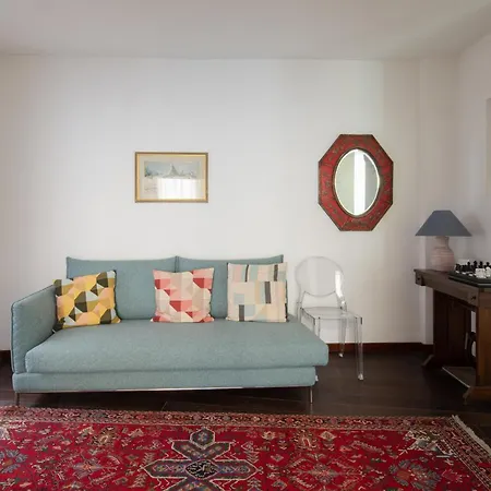 Domus Allegra Trevi Fountain - From 2 To 10 People Apartment Rome