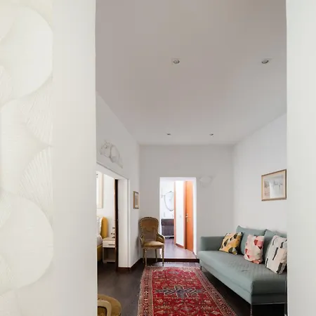 Domus Allegra Trevi Fountain - From 2 To 10 People Apartment