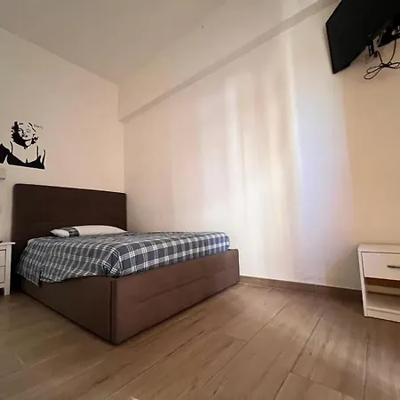 Apartment Grazioso Tiburtina - 3 Bedrooms Rome