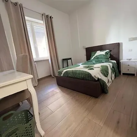 Grazioso Tiburtina - 3 Bedrooms Apartment Rome