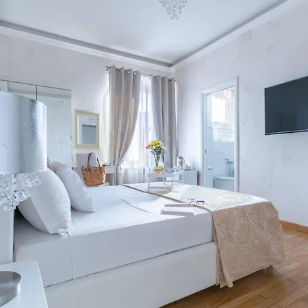 Luxury 2* Rome
