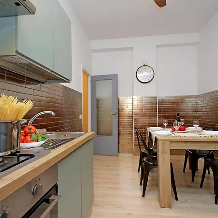 Apartment Tm *