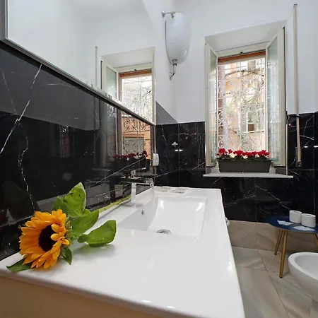 Apartment Tm *