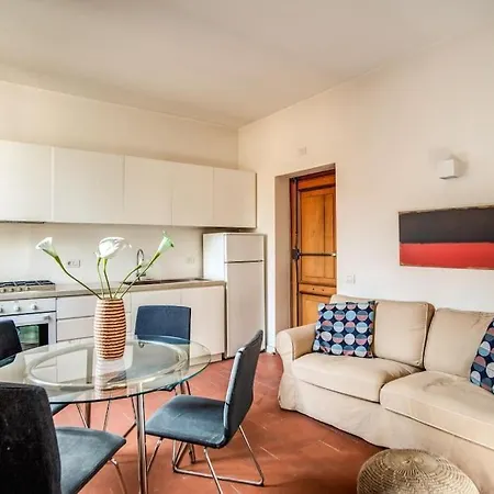 Apartment Charming House By The Colosseum