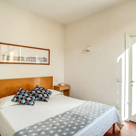 Apartment Charming House By The Colosseum Rome