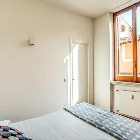 Charming House By The Colosseum Apartment Rome