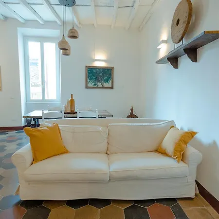 Apartment Domus Superior Domizio - Pantheon Rome