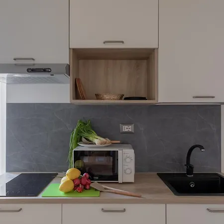 Iflat Bright Brand New 3-bedroom In Monti Apartment