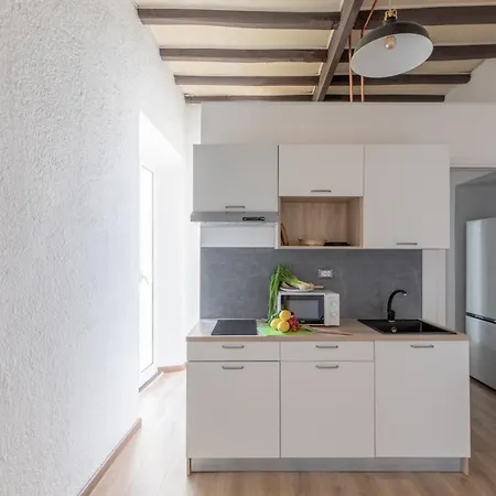 Apartment Iflat Bright Brand New 3-bedroom In Monti *
