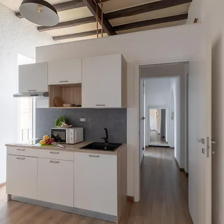 Iflat Bright Brand New 3-bedroom In Monti Apartment Rome
