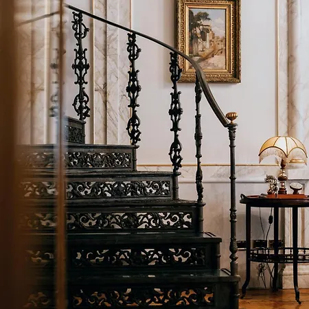 Pantheon Hotel