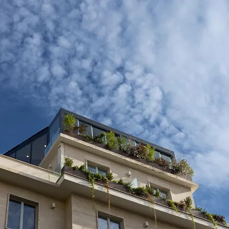 J Maluni Hotel Rzym