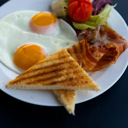 J Maluni Hotel Rzym
