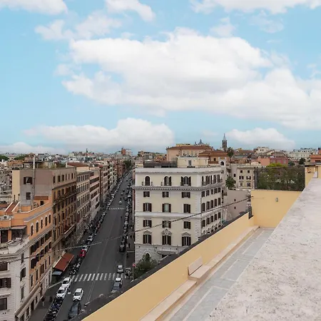 Apartment Joivy Cavour Luxury Rome
