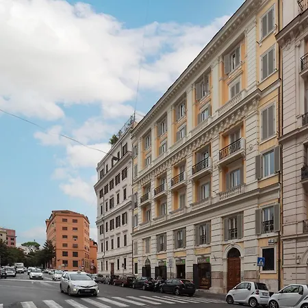 Apartment Joivy Cavour Luxury