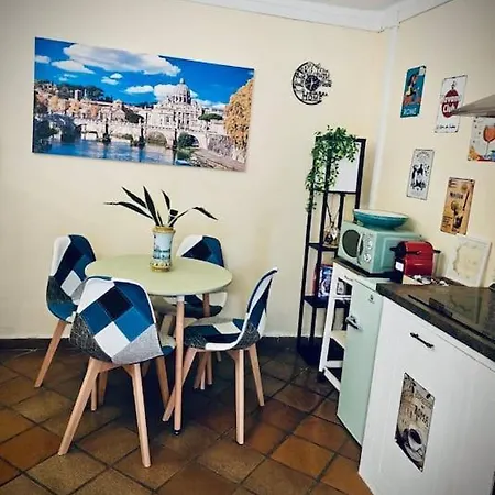 Locanda San Pietro Intero In Centro A Apartment Rome