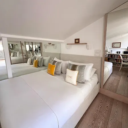 Apartment Art Lover's Loft *